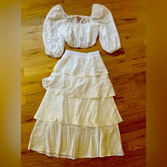 Show Me Your MuMu Crop & Skirt Set - Picture 2 of 4